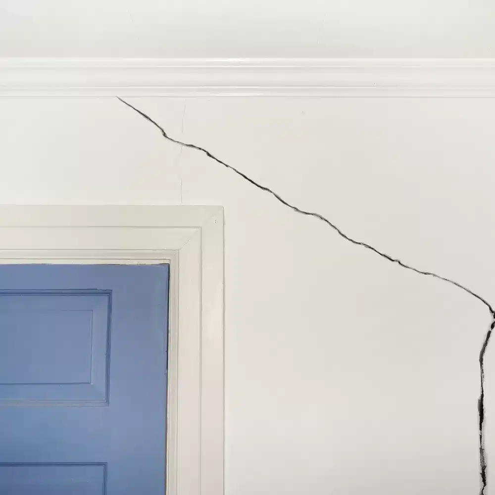 6 Reasons Why Wall Cracks Appear Rochester, MN