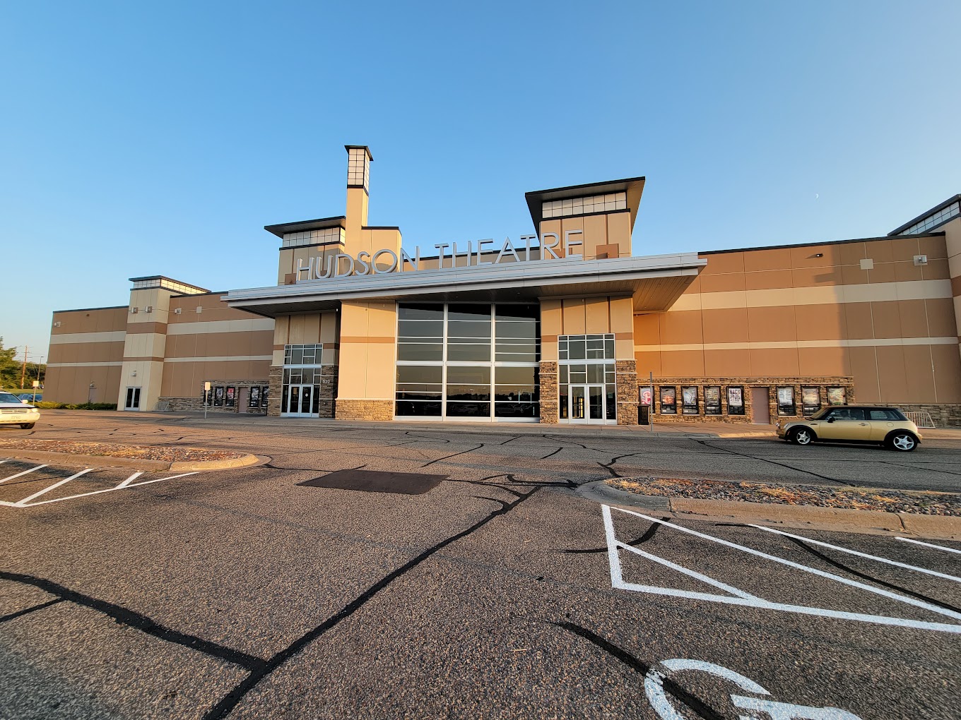 Hudson 12 Theatre